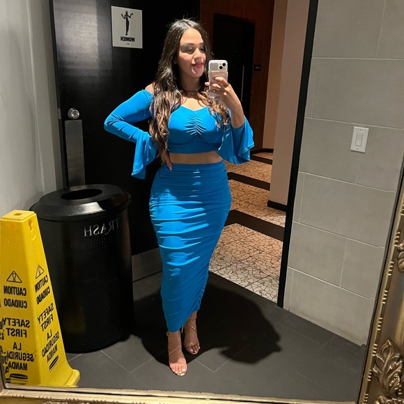 Turquoise blue top and long skirt set - Picture 2 of 2